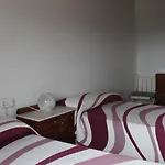 图里斯提科西莉达旅舍 *
